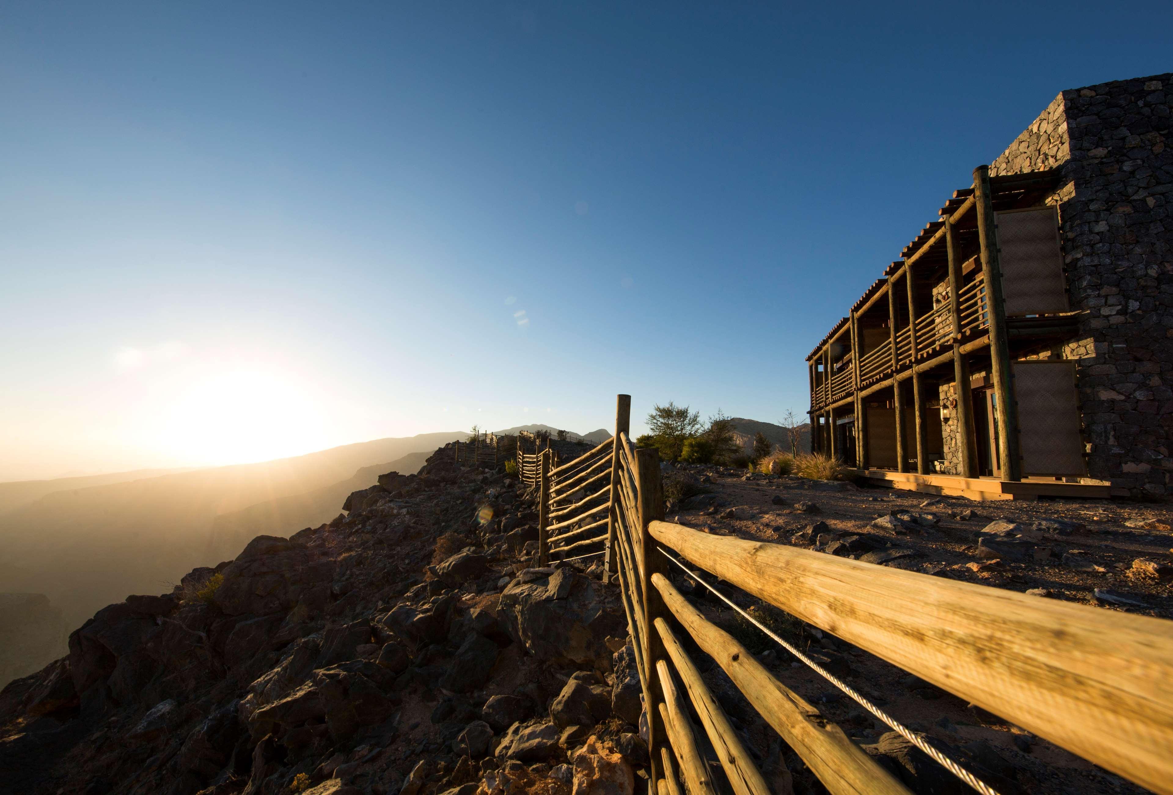 Alila Jabal Akhdar Hotel Al Khutaym Екстериор снимка The abandoned hotel at the summit of Mount Barney