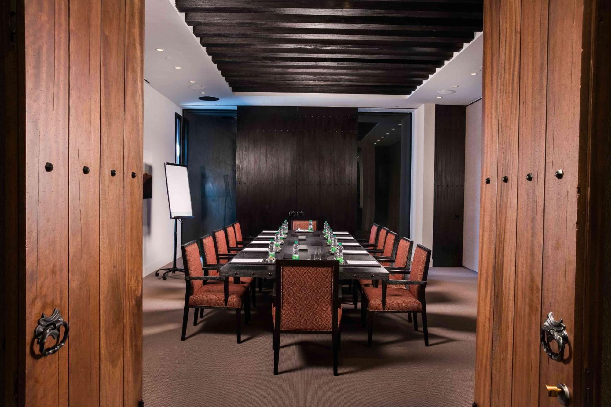 Alila Jabal Akhdar Hotel Al Khutaym Екстериор снимка Meeting room at the hotel