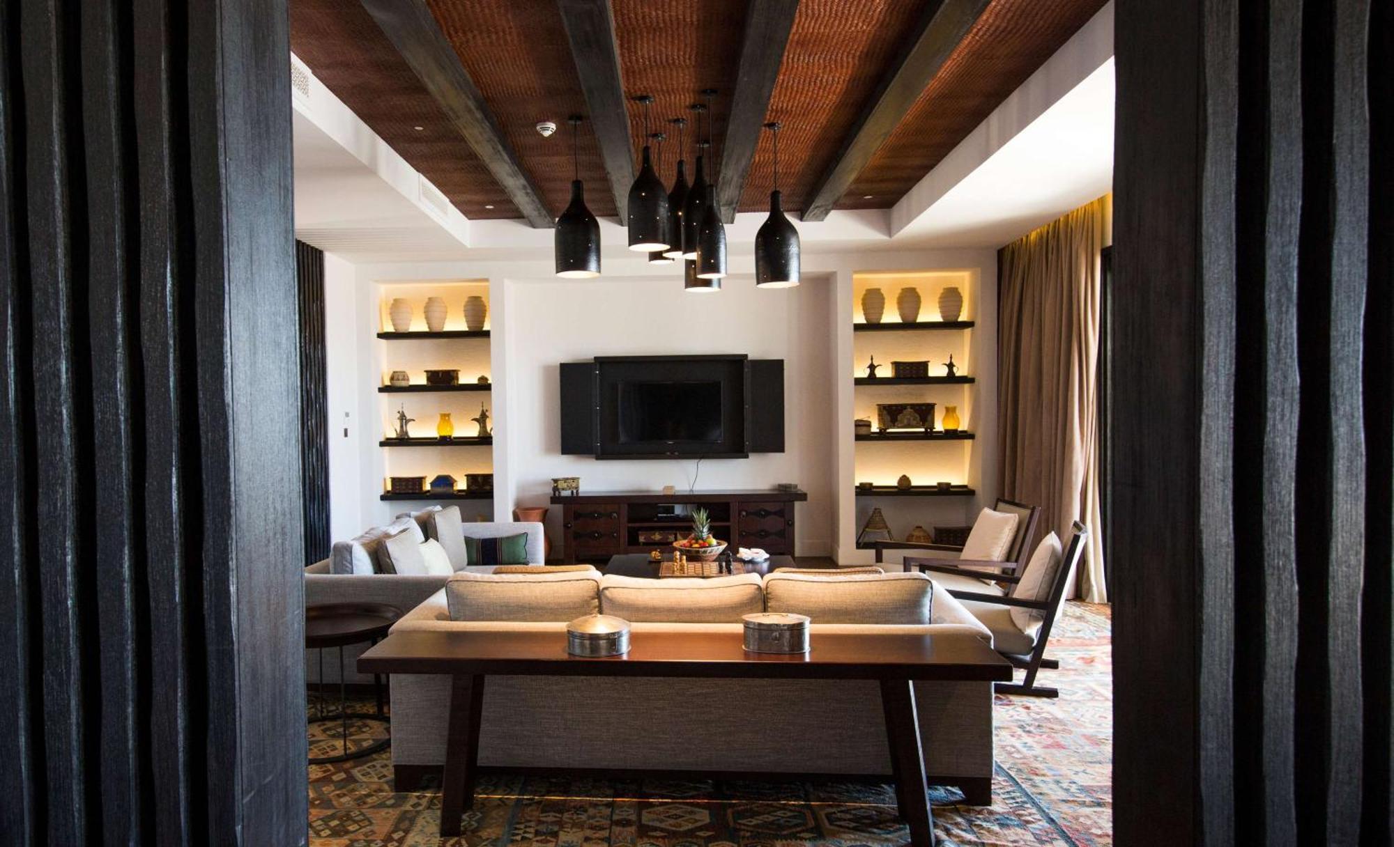 Alila Jabal Akhdar Hotel Al Khutaym Екстериор снимка The living room of a suite at the Ritz-Carlton, Maldives