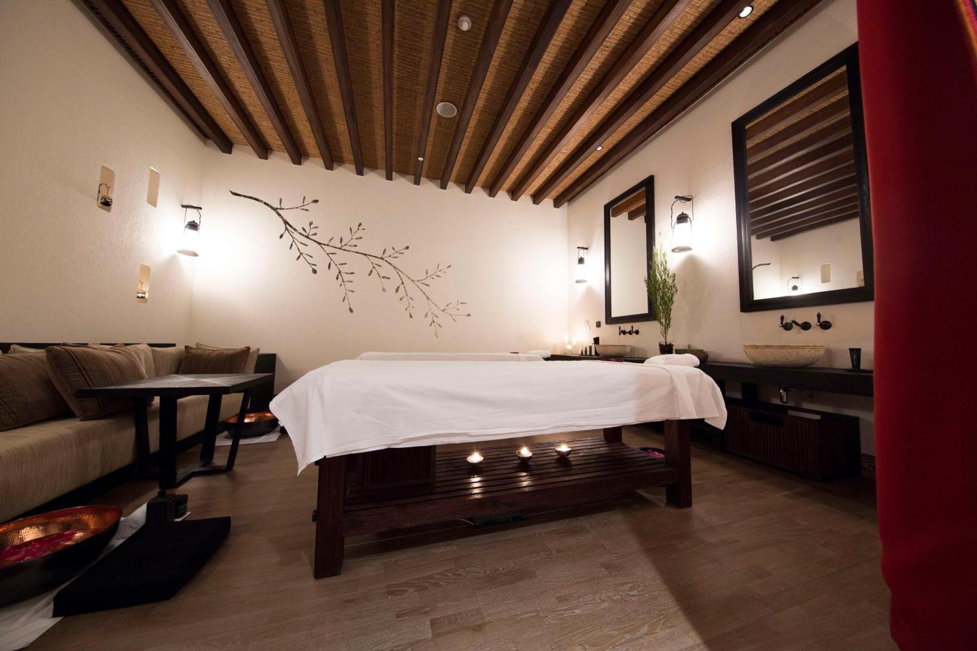 Alila Jabal Akhdar Hotel Al Khutaym Екстериор снимка A treatment room at the spa