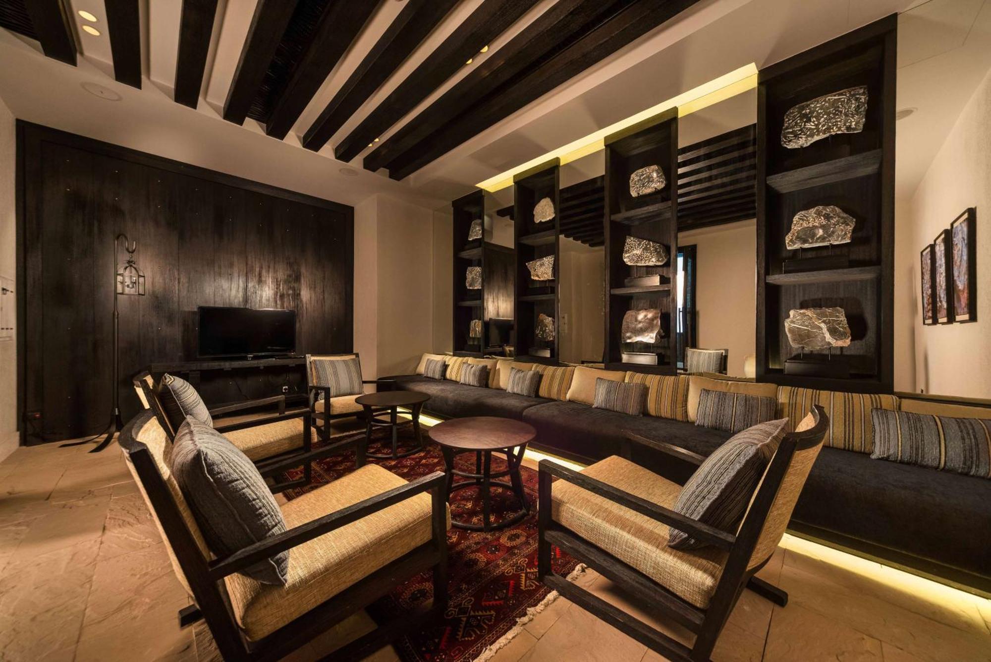 Alila Jabal Akhdar Hotel Al Khutaym Екстериор снимка The lounge at the airport
