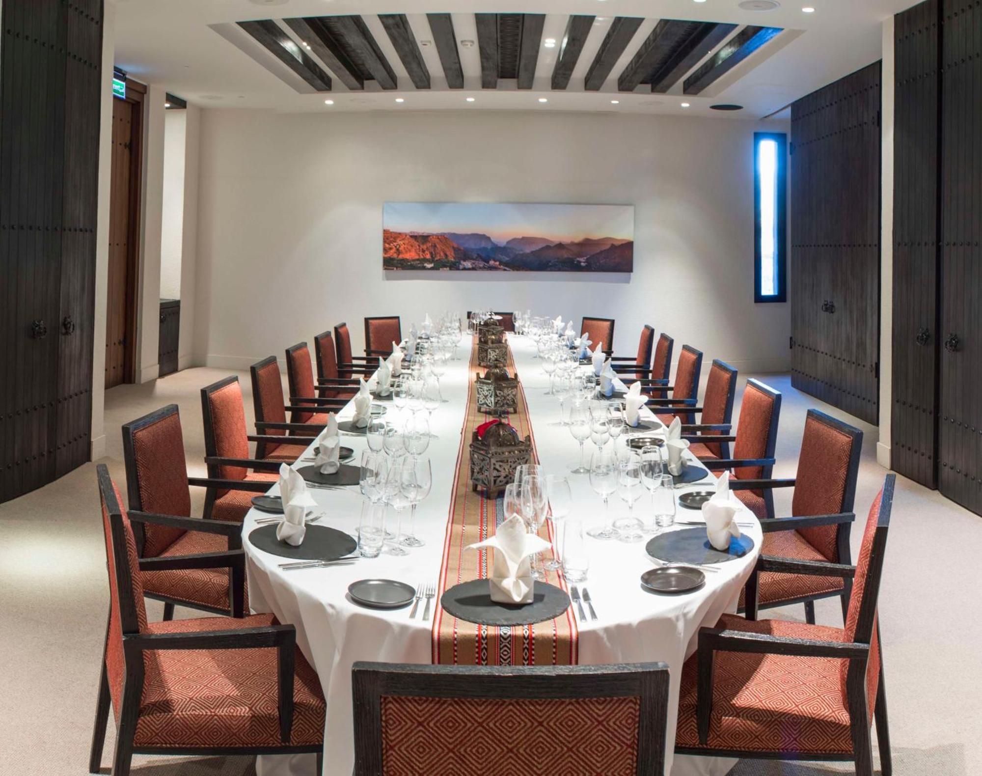Alila Jabal Akhdar Hotel Al Khutaym Екстериор снимка The dining room at the 2012 World Economic Forum on Africa