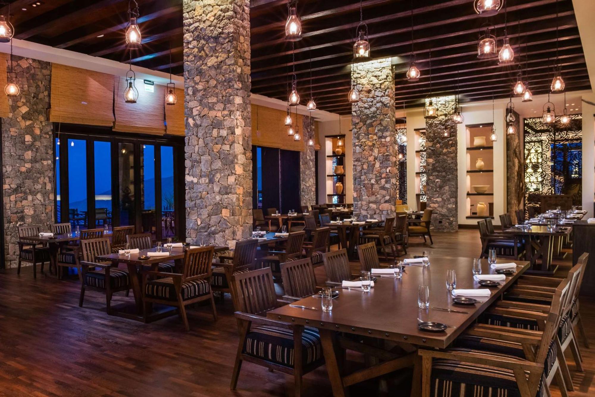 Alila Jabal Akhdar Hotel Al Khutaym Екстериор снимка The restaurant at the resort