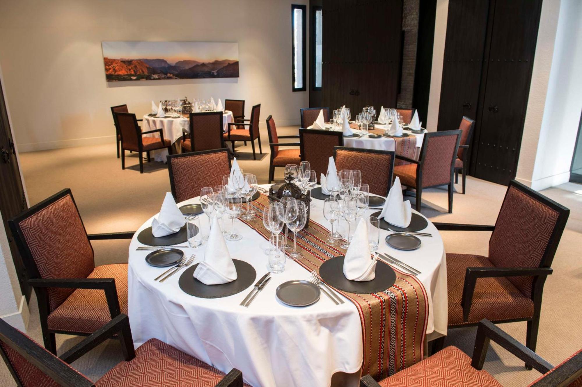 Alila Jabal Akhdar Hotel Al Khutaym Екстериор снимка The restaurant at the lodge